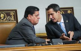 “We alert the people of Venezuela and the international community: The regime kidnapped the first vice president of the National Assembly”, Juan Guaido said