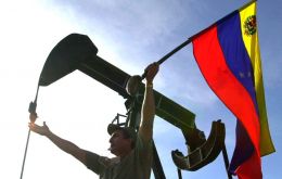 The fall is due to the imposition of sanctions by the United States on the state oil company PDVSA, which has forced Venezuela to empty its inventories of crude since the end