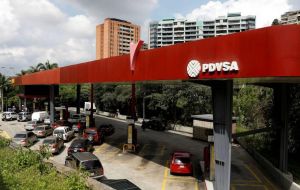 To dilute the extra heavy oil, Venezuela has imported about 190,000 bpd of refined products such as heavy naphtha, as well as gasoline, diesel and liquefied petroleum gas, products that PDVSA has stop