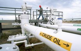 Brent crude futures fell US$2.32, or 3.7%, to settle at US$59.97 a barrel, the international benchmark’s lowest close since Jan. 28
