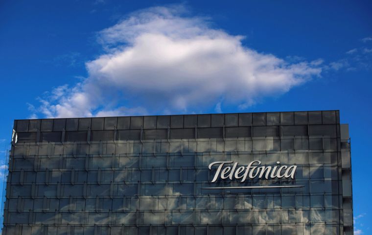 A panel of labor judges ruled that Telefonica, (Vivo in Brazil), was guilty after workers toiled in slavery-like conditions during the building of a cellphone tower in 2014. 
