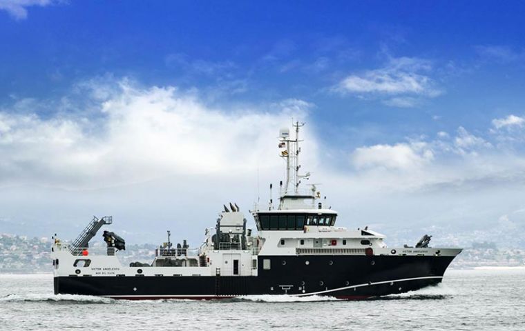 MV Angelescu will be sailing during a week to the north and west of the Falklands, between 48S and 49S. 