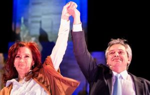 The opposition ticket of Alberto Fernandez, whose running mate is populist ex-leader Cristina Fernández de Kirchner, secured on Sunday 47.7% of the vote
