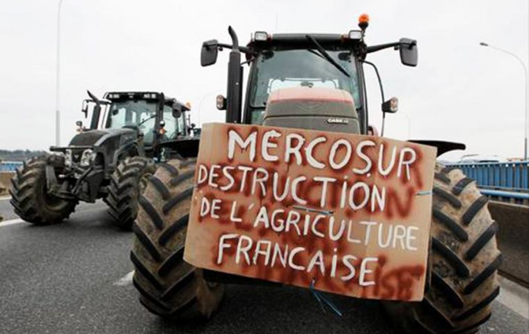 French farmers angry over EU trade deals with Canada and Mercosur