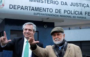 Araújo criticized Alberto Fernandez for visiting ex president Lula da Silva, imprisoned for corruption