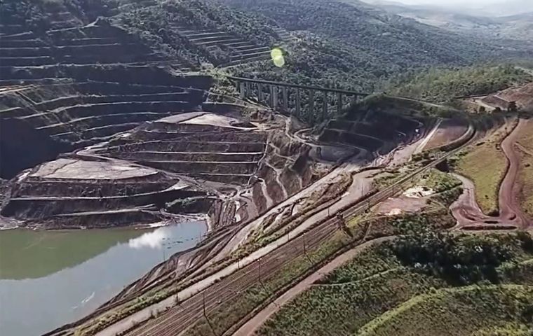 The agreement will include the construction of a 845 million square meters tailing dam, which will be one of the largest in Brazil, according to the report. 