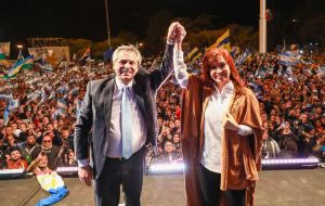 “For that great Argentina that never betrayed us, Peronism is with Cristina” chanted women in support of two-time former president Cristina Kirchner