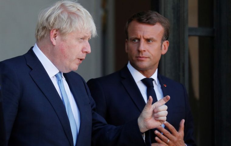 Johnson told French President Macron that “the EU should not be lured into the mistaken belief that the UK will stay in the EU after October 31st”