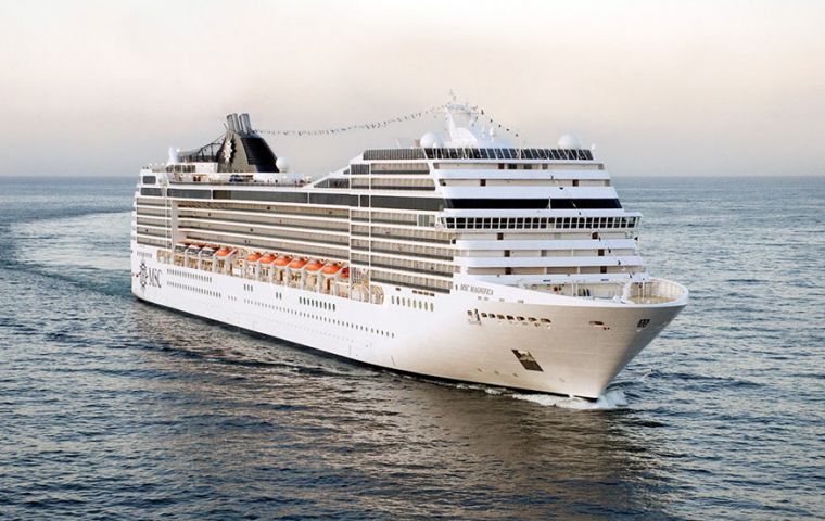 “We will be receiving for the first time the visit of MSC Magnifica, which is on a round the world cruise and will spend a night in Ushuaia”, said Nestor González
