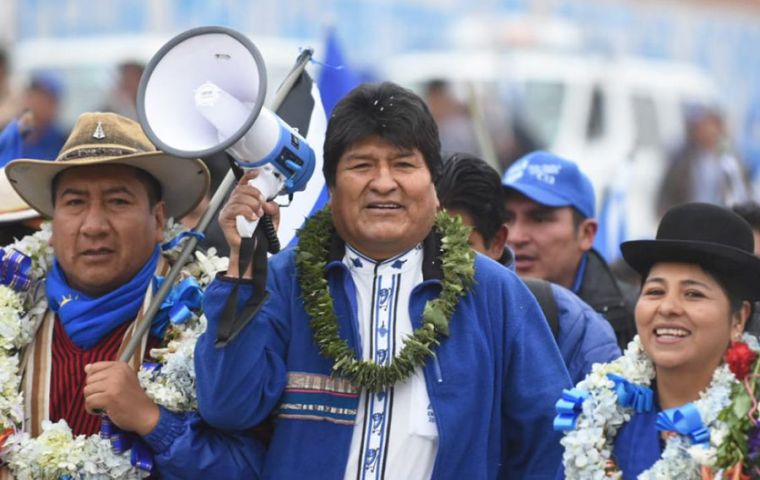 “Don't desert me on October 20,” Morales pleaded with thousands of supporters at a rally in the sprawling satellite town of El Alto, which overlooks La Paz