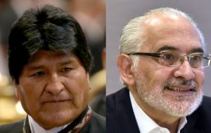 Bolivia’s electoral authority stopped announcing results at 7:45 p.m. Sunday, when Morales had a lead of 45.3% to 38.2% of Carlos Mesa