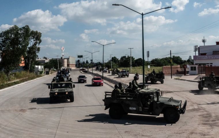 More than 400 soldiers turned up in Culiacan after gunmen from the Sinaloa cartel briefly took control of the city and forced security forces to free the drug lord’s son