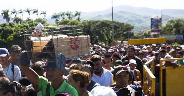 Venezuela exodus on track to reach 5 million, says UN; 5.000 leave ...