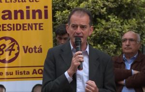 Guido Manini Rios, who embodies disenchantment with the political system 