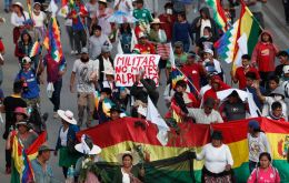 The document urges all political and civil actors in Bolivia, including all authorities, civil, military and security forces, and the general public, to immediately cease from violence