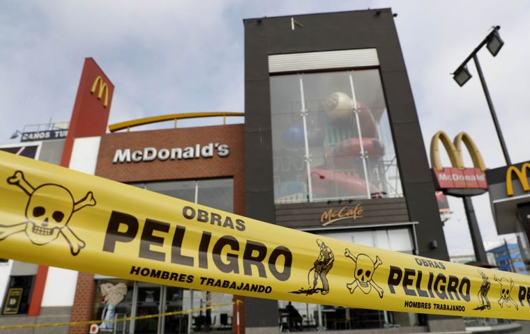 Two workers, an 18-year-old man and a woman, died on Dec 15 while cleaning the kitchen of a McDonald's in Pueblo Libre, in the Lima province.