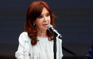 Cristina Fernández continued to increase military collaboration, agreeing to a new US-built military outpost in the Chaco region, signing into law “anti-terrorist” and hosting a special US military tr