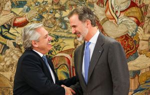 Later in the afternoon he was received by King Philip VI in a special audience at the Zarzuela Palace