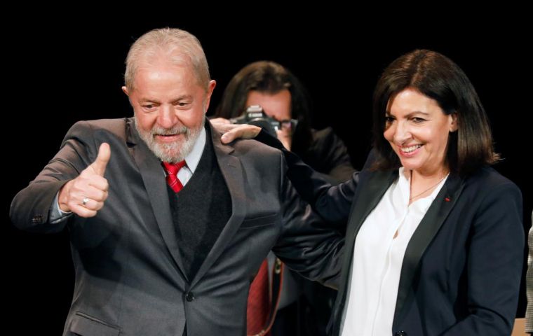 “Immense joy to give the Honorary Citizen title to Lula. Paris will always stand beside those whose rights are not respected,” Hidalgo said on Twitter.