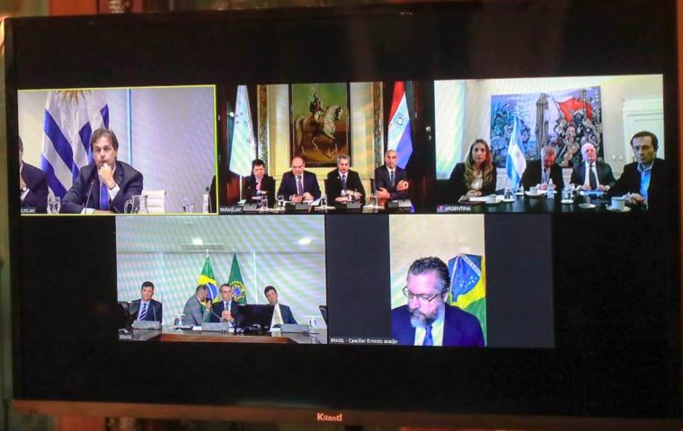 The video conference from Paraguay included presidents, Mario Abdo Benitez,  Luis Lacalle Pou, Jair Bolsonaro and Argentine foreign minister Felipe Solá. Pic: Presidency of Paraguay