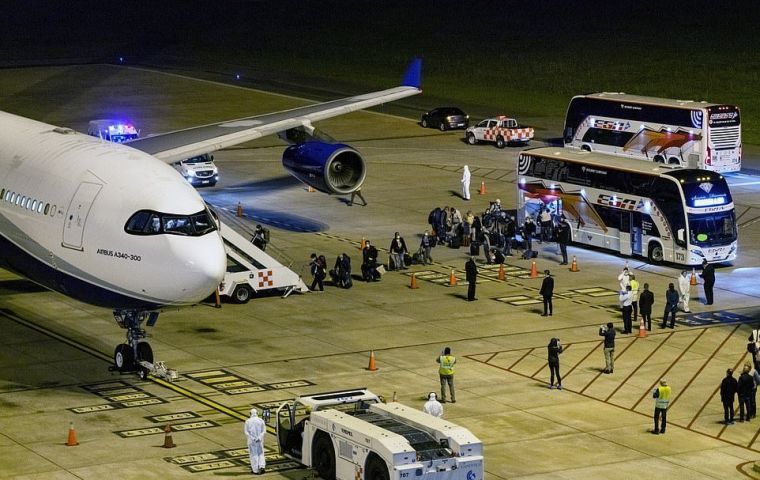 The first evacuation was between April 10 and 11 to transport 115 Australian and New Zealand passengers in four buses to Carrasco International Airport.
