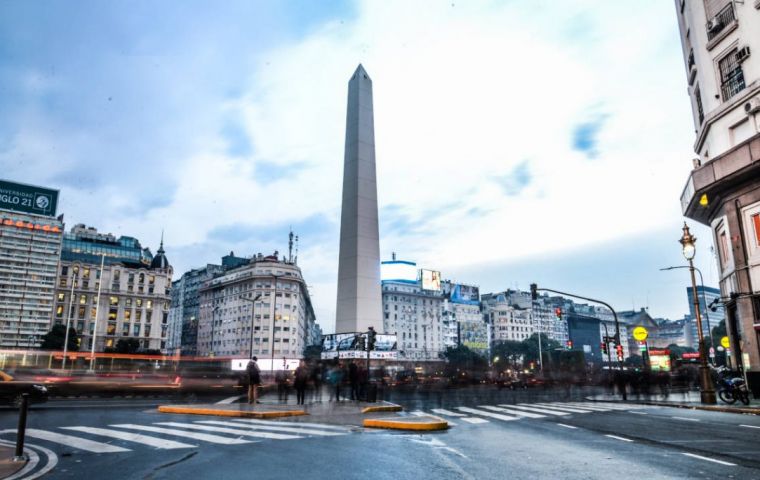 Argentina unveiled a proposal to restructure some US$ 68bn of its foreign debt that includes a 3-year moratorium on payments and reduce coupon payments by 62%