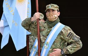 The ceremony was held at the Rio Gallegos airbase from where many fighter bombers took off to combat the Task Force 