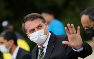 Resisting pressure from Bolsonaro, the governors of Sao Paulo and Rio de Janeiro states have said they will extend the partial quarantine measures in force 