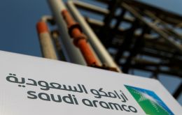 The move will reduce the production of the world's biggest crude exporter to 7.5 million barrels per day, the official Saudi Press Agency said.