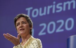 “The starting point here is that European consumers have a right to a cash refund, if that is what they want. Full stop,” Margrethe Vestager said