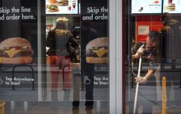 McDonald’s failed to provide adequate hand sanitizer, gloves and masks and has not notified its staff when an employee has become infected with the coronavirus