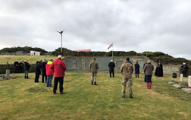 The ceremony at San Carlos cemetery was limited in number and attendants had to keep to strict social distancing (Pic FIG)