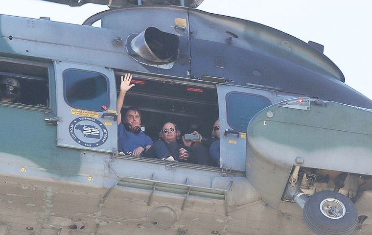 Bolsonaro greeted fans from a helicopter flying over the area where the demonstration was held