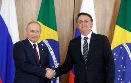 “This morning, I spoke with the President of Russia, Vladimir Putin. We agree to further deepen the cooperation between our countries, including the fight against COVID-19,” Bolsonaro tweeted
