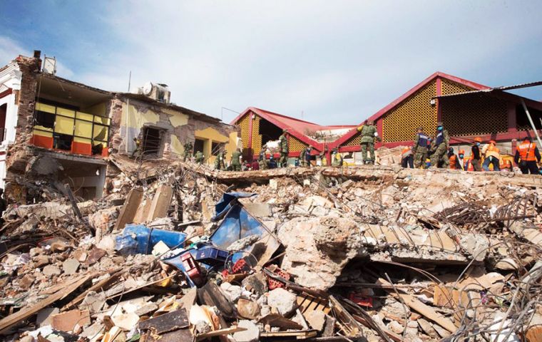 The fatalities were near the quake’s epicenter in Oaxaca, a mountainous state known for its coffee, mescal and Spanish colonial architecture. 