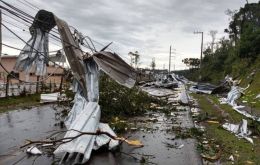 According to Rio Grande do Sul Civil defense the “bomb cyclone” caused 120km/hour winds in the mountain range of Santa Catarina.