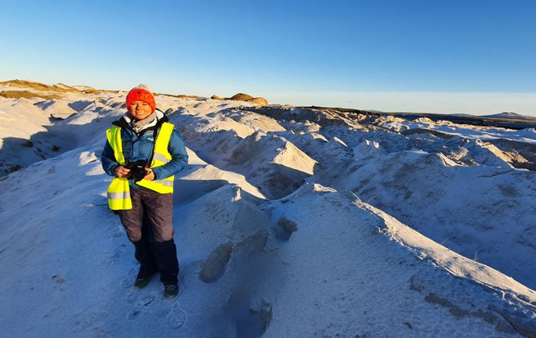 Lisa Watson is the editor in chief of Penguin News, the Falkland Islands weekly during her visit to Yorke Bay beach