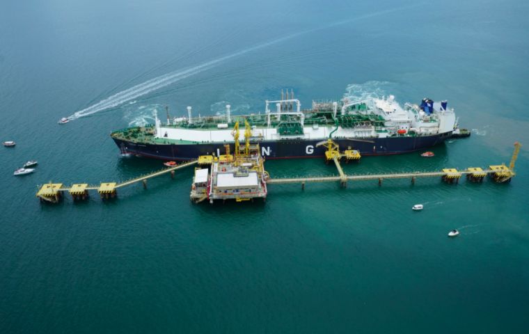 TR-BA has an island-type pier with all the necessary facilities for mooring a Floating Storage and Regasification Unit (FSRU) and a supply vessel 