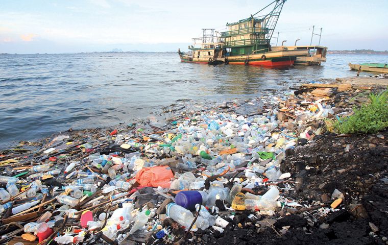 Such an amount of plastic, 21 million tons, would be enough to fully load almost 1,000 container ships. Findings are published in the journal Nature Communications 