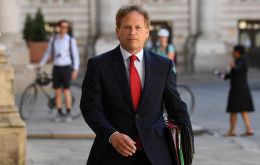 “Our central message is pretty straightforward: We are saying to people it is now safe to return to work,” transport minister Grant Shapps told LBC radio.