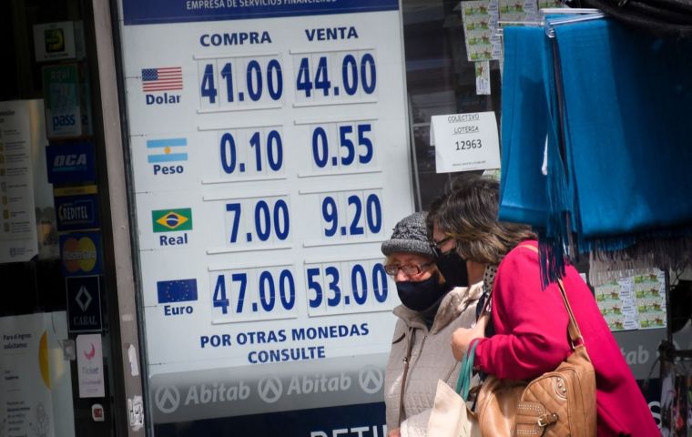 On Wednesday Uruguay's leading bank, which belongs to the State, Banco Republica, was offering ten cents for each Argentine Peso, and selling for 55 cents.