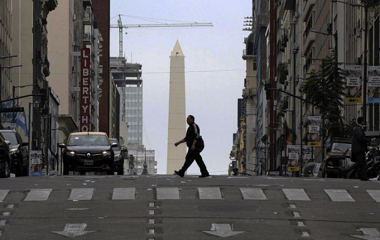 Indec data showed that the poverty rate rose to 40.9% in the first six months of 2020, a significant uptick from 35.5% in the second half of last year. Photo: AFP / JUAN MABROMATA
