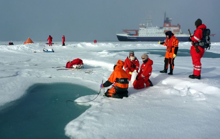 It will be studied micro-plastics in Antarctic freshwater to understand their role in potentially spreading antibiotic resistance genes in pristine ecosystems.