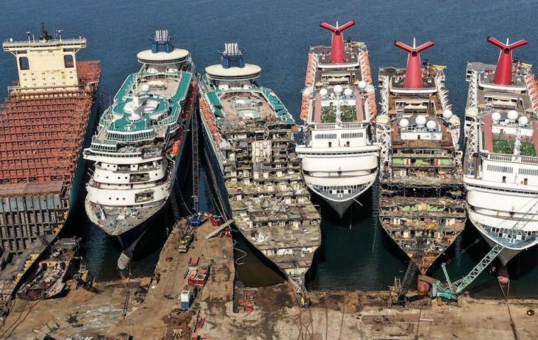 Dozens of workers stripped walls, windows, floors and railings from several vessels in the dock in Aliaga, a town 45 km north of Izmir on Turkey’s west coast. 