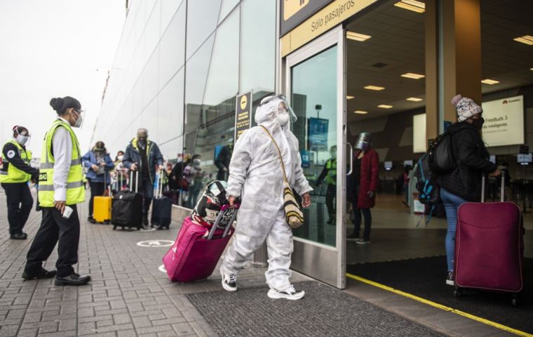 “A whole sanitary control has been implemented to guarantee that the opening of international flights does not mean an infections risk” said president Vizcarra