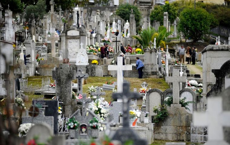 The government of President Vizcarra has urged people not to go to cemeteries on Sunday to visit the deceased for the Dia de los Difuntos