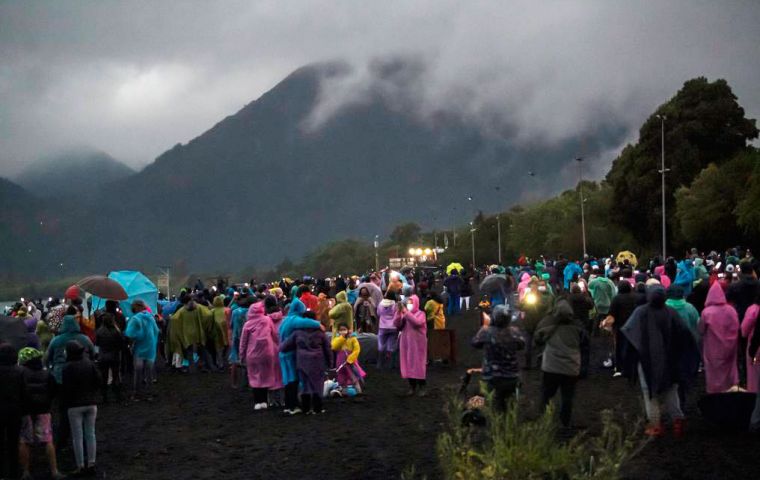 It was the second total eclipse for Chile in the last 18 months. This one struck at 1pm (1600 GMT) as thousands of tourists and residents gathered (Pic AFP)