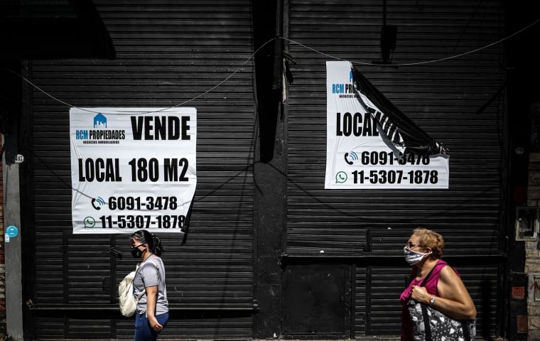 Indec reported that Argentina's GDP grew 12,8% in the third quarter from the previous quarter but overall the economy contracted 10,2% from a year earlier.