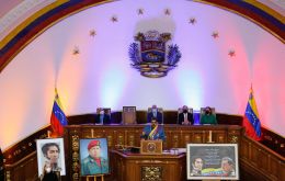 The National Assembly attended by Maduro, composed of 92% of representatives of the ruling United Socialist Party of Venezuela, is not recognized by dozens of countries