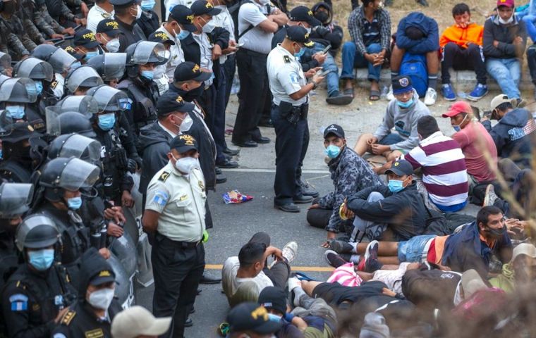 A large section of the caravan clashed early on Sunday with Guatemalan security officials, some 3,000 of whom had mustered by the village of Vado Hondo